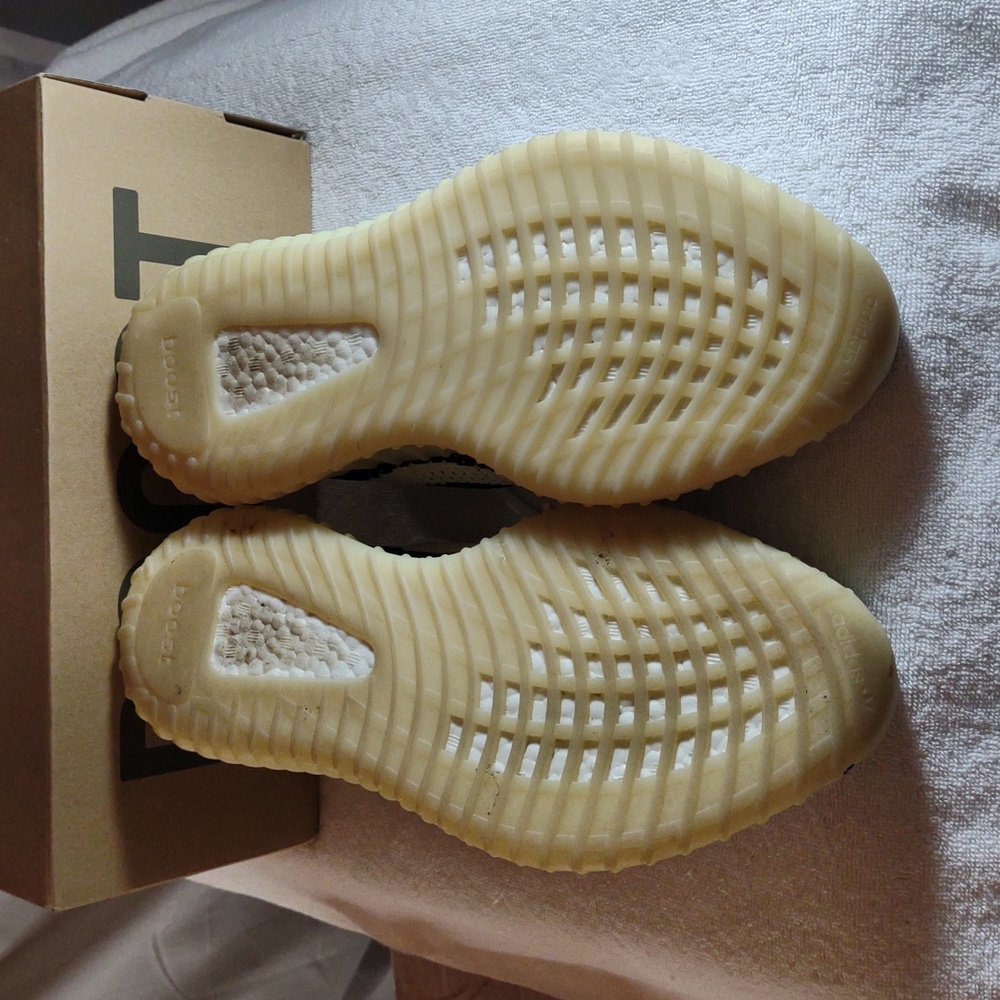 Adidas / Kanye Yeezy Boost 350 V2 Sneakers - WH/BK - Size 10.5 - Picture 9 of 17